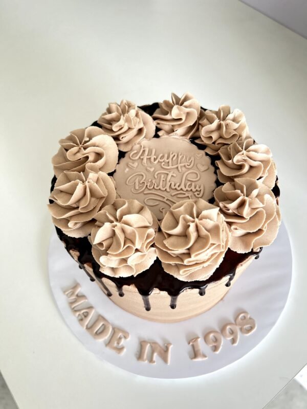 Choco drip cake 1.5kg Rs7000