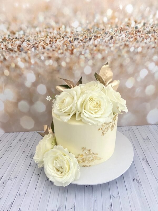 Fresh White Floral Cake